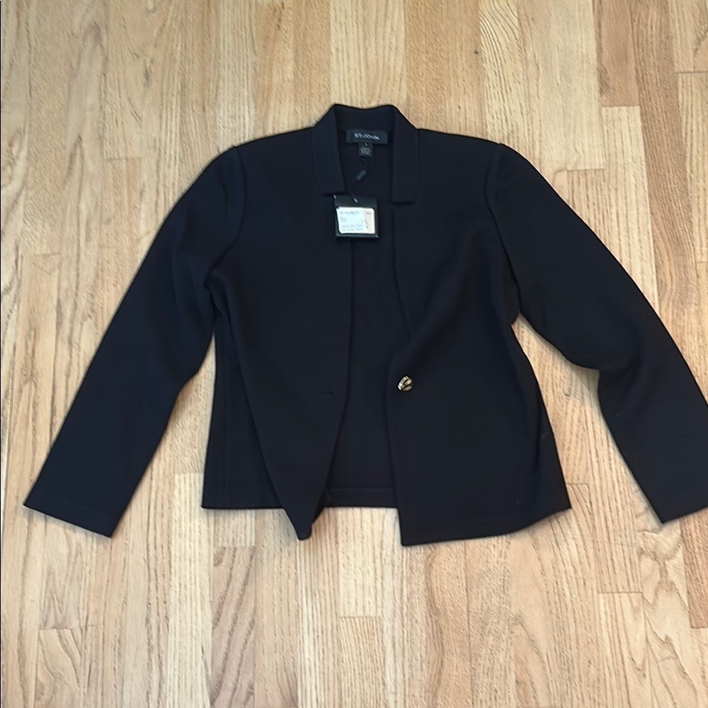 LAST CHANCE OFFER: St. John Black Blazer Fitted Professional Style NWT